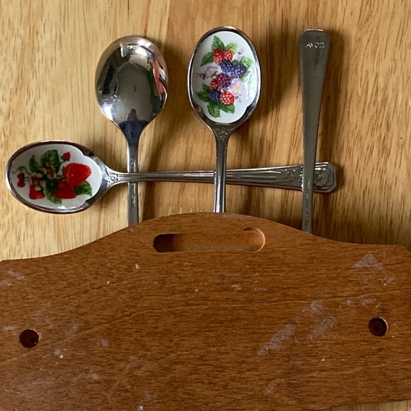 MCM hand painted enamel stainless steal jelly/jam spoons w/rack - Picture 4 of 5